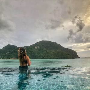 Meet your Posher, Alicia-lillian